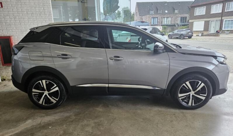 
								Peugeot 3008 GT full									