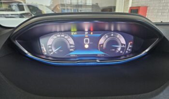 
									Peugeot 3008 GT full								