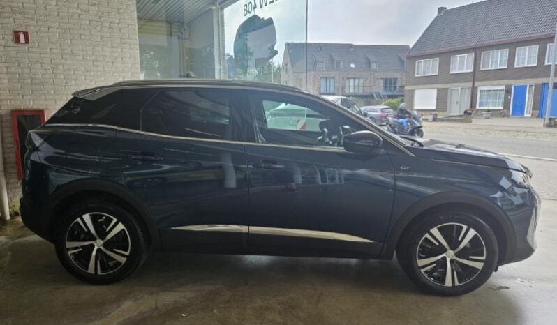 
								Peugeot 3008 GT full									