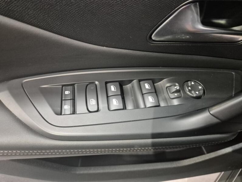
								Peugeot 408 ALLURE full									