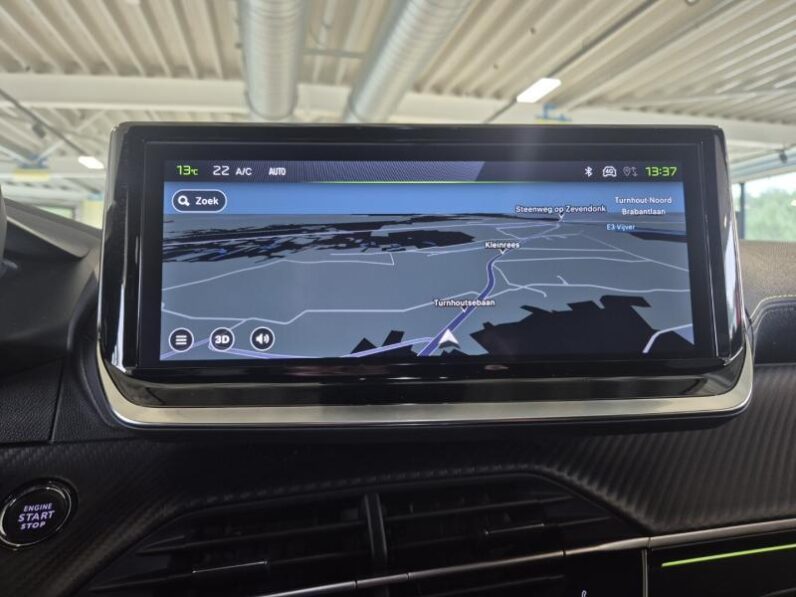 
								Peugeot 2008 GT full									