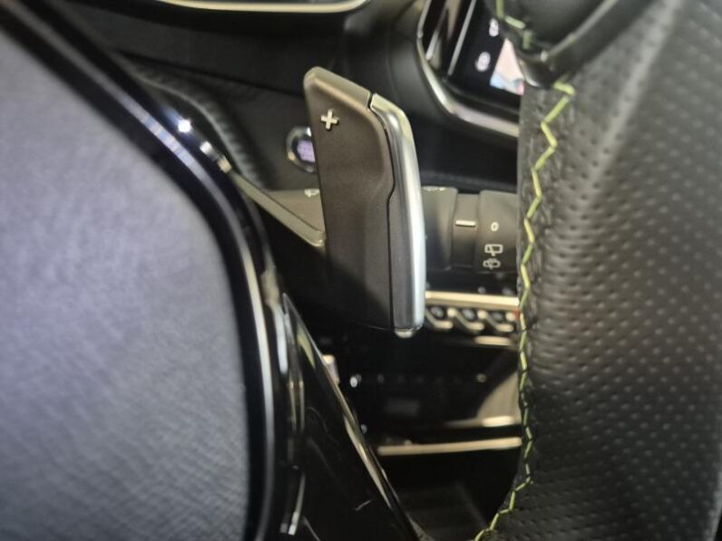 
								Peugeot 2008 GT full									