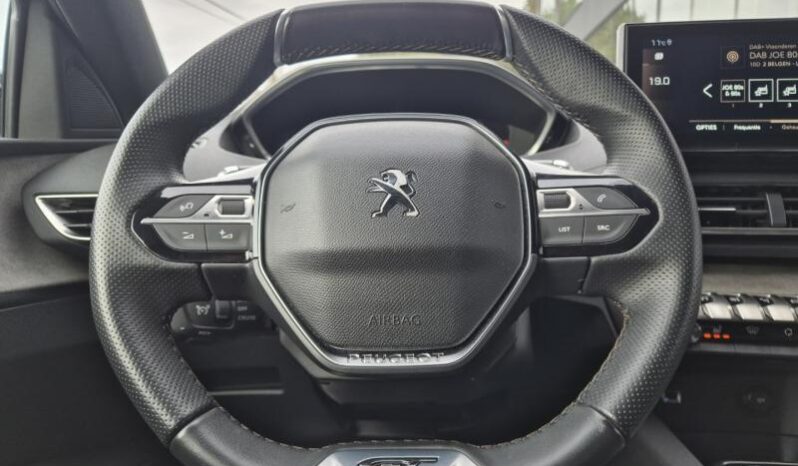
								Peugeot 3008 GT full									