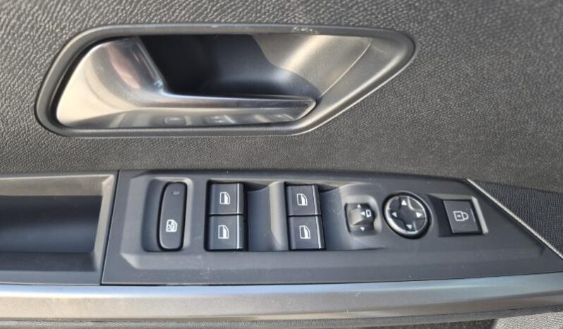 
								Peugeot 5008 GT full									