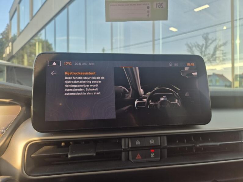 
								Jeep Avenger SUMMIT full									