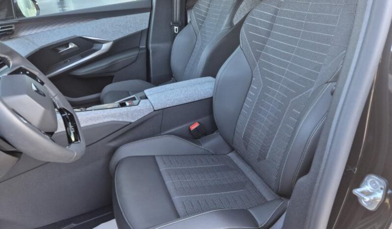 
								Peugeot 5008 GT full									