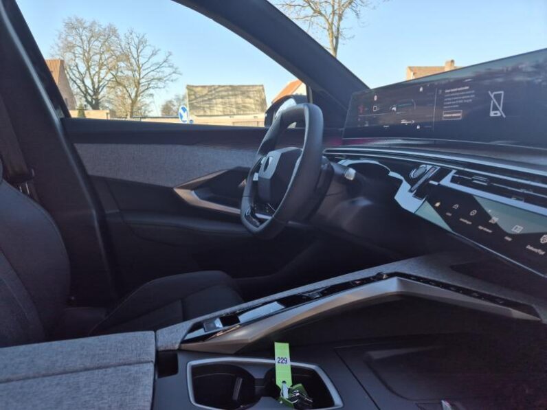 
								Peugeot 5008 GT full									