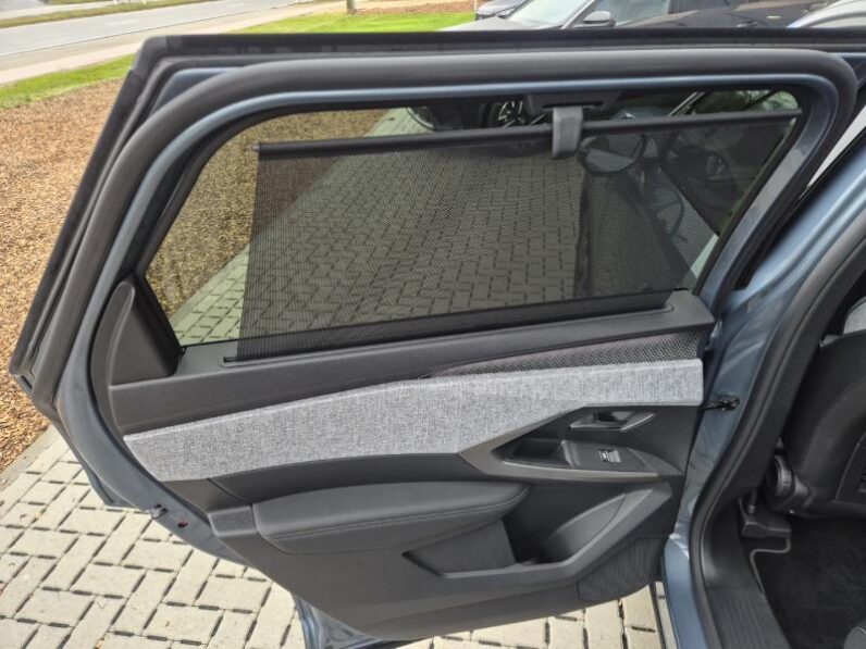 
								Peugeot 5008 GT full									