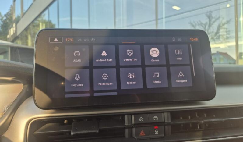 
								Jeep Avenger SUMMIT full									