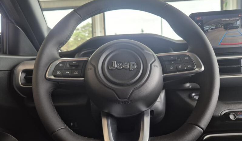 
								Jeep Avenger SUMMIT PANO full									