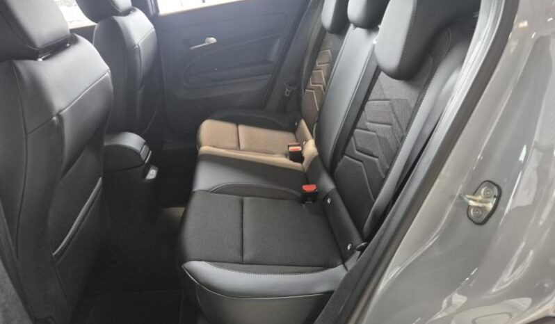 
								Jeep Avenger SUMMIT PANO full									