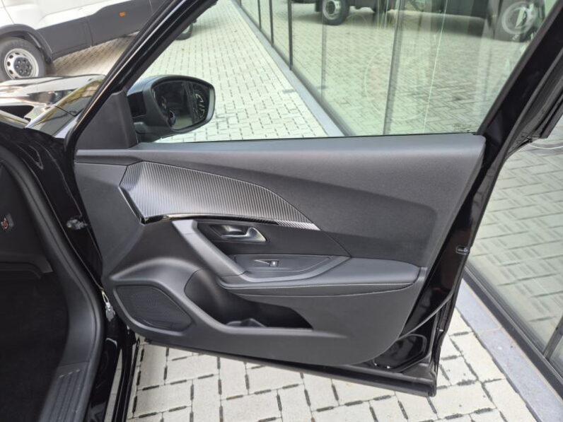 
								Peugeot 2008 ALLURE full									