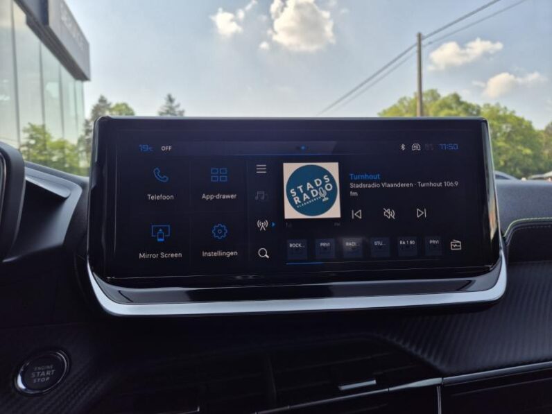 
								Peugeot 2008 GT full									