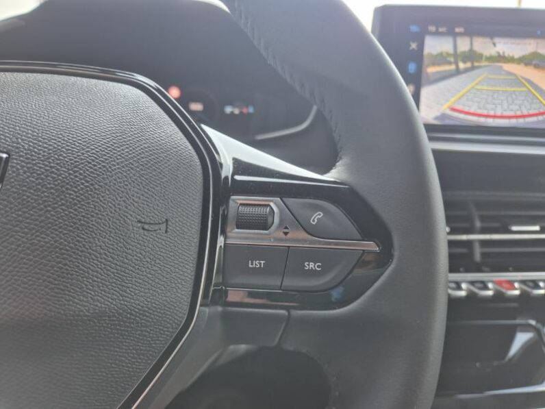
								Peugeot 2008 ALLURE full									
