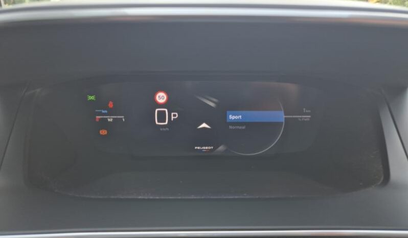 
								Peugeot 2008 GT full									