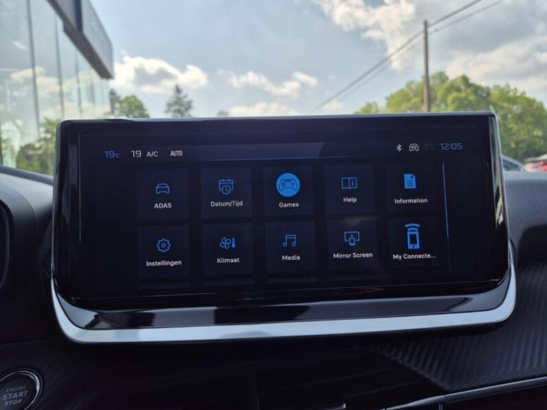
								Peugeot 2008 ALLURE full									