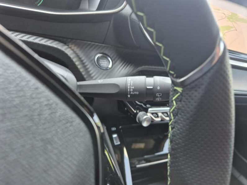 
								Peugeot 2008 GT full									