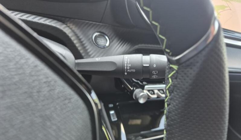 
								Peugeot 2008 GT full									
