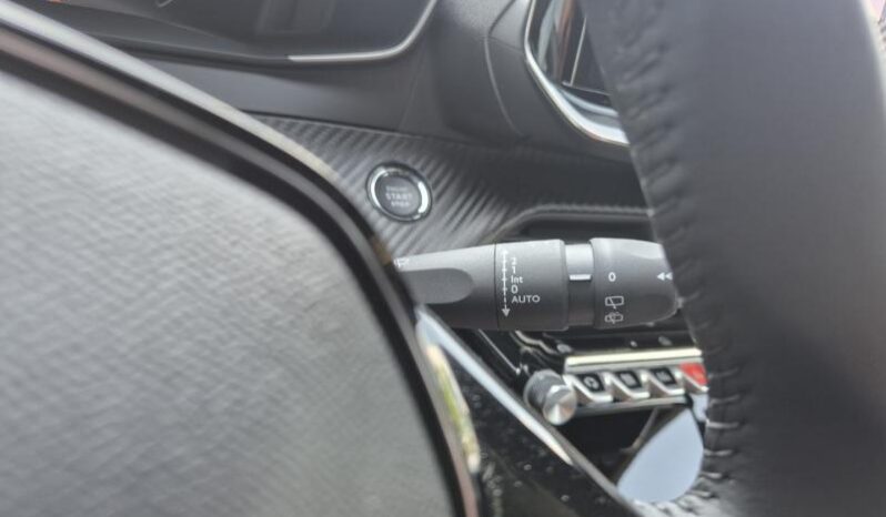 
								Peugeot 2008 ALLURE full									