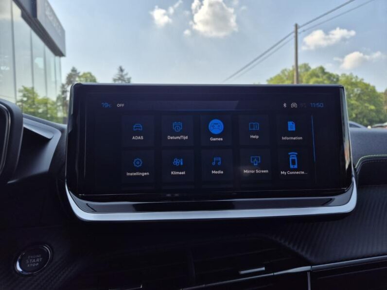 
								Peugeot 2008 GT full									