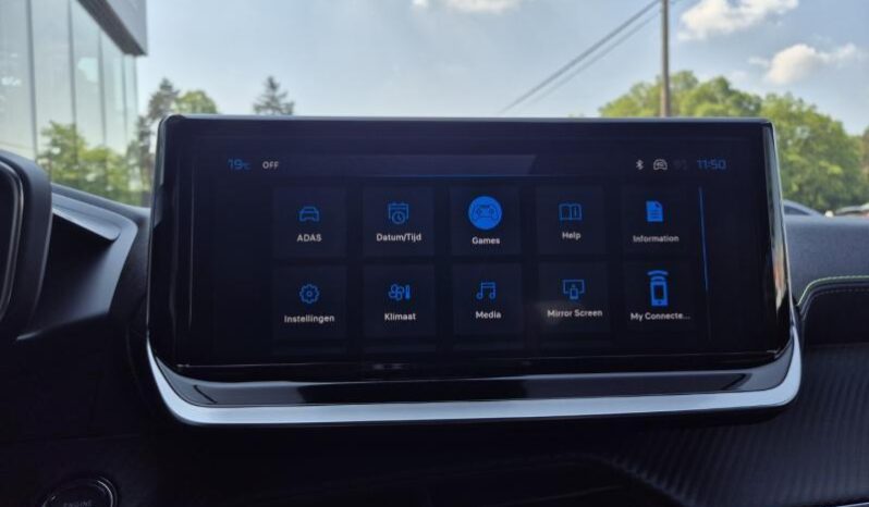 
								Peugeot 2008 GT full									