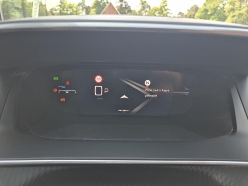 
								Peugeot 2008 GT full									