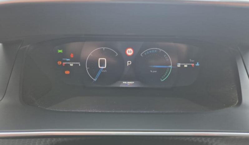 
								Peugeot 2008 GT full									