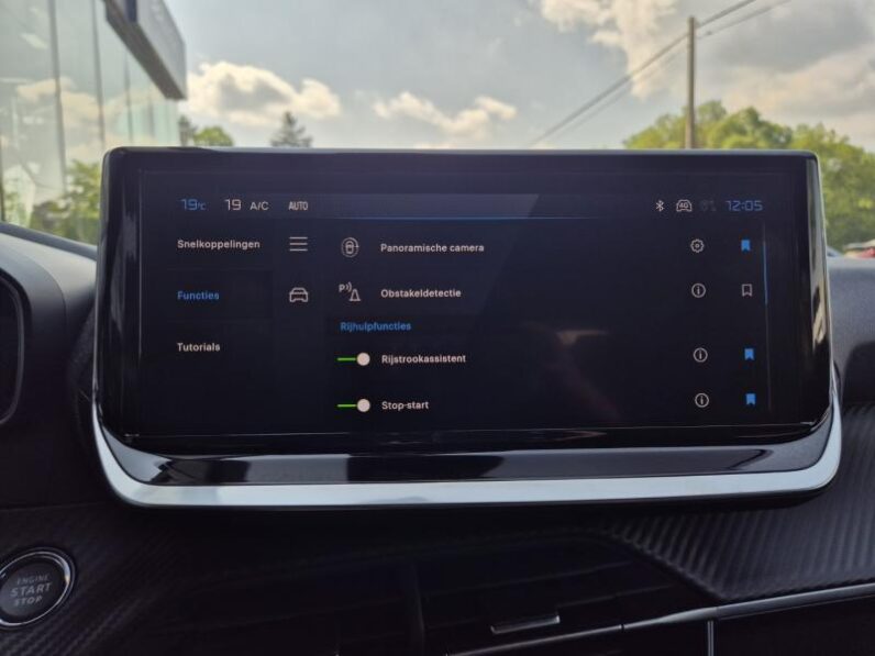 
								Peugeot 2008 ALLURE full									