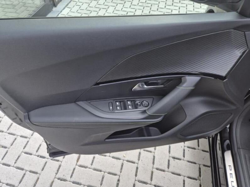 
								Peugeot 2008 GT full									