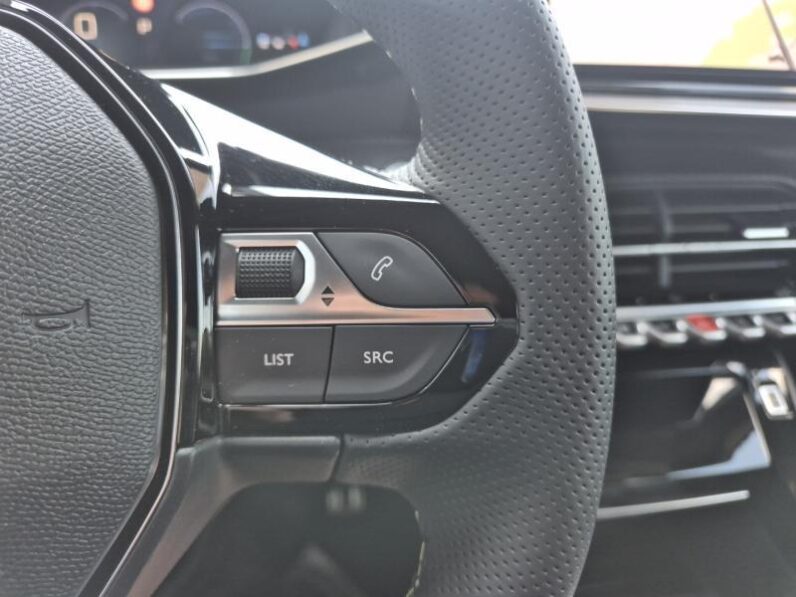 
								Peugeot 2008 GT full									
