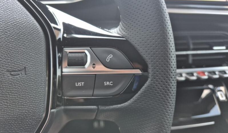 
								Peugeot 2008 GT full									