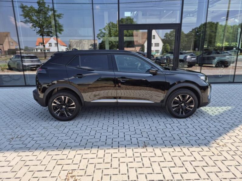 
								Peugeot 2008 GT full									