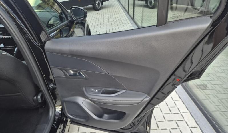 
								Peugeot 2008 ALLURE full									