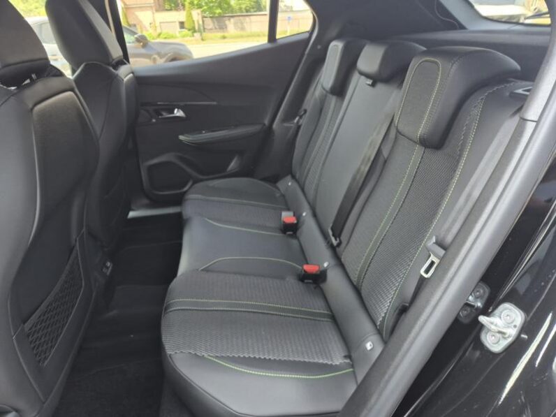 
								Peugeot 2008 GT full									