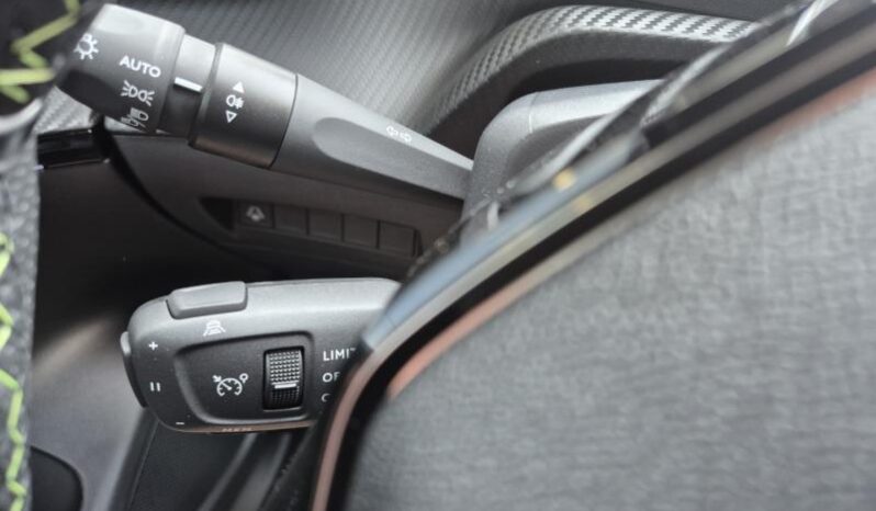 
								Peugeot 2008 GT full									