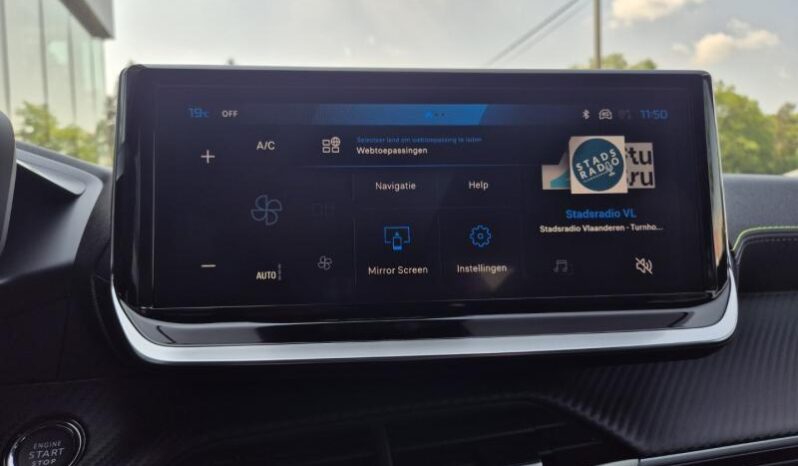 
								Peugeot 2008 GT full									
