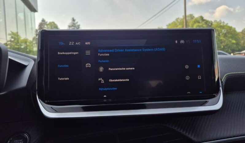 
								Peugeot 2008 GT full									
