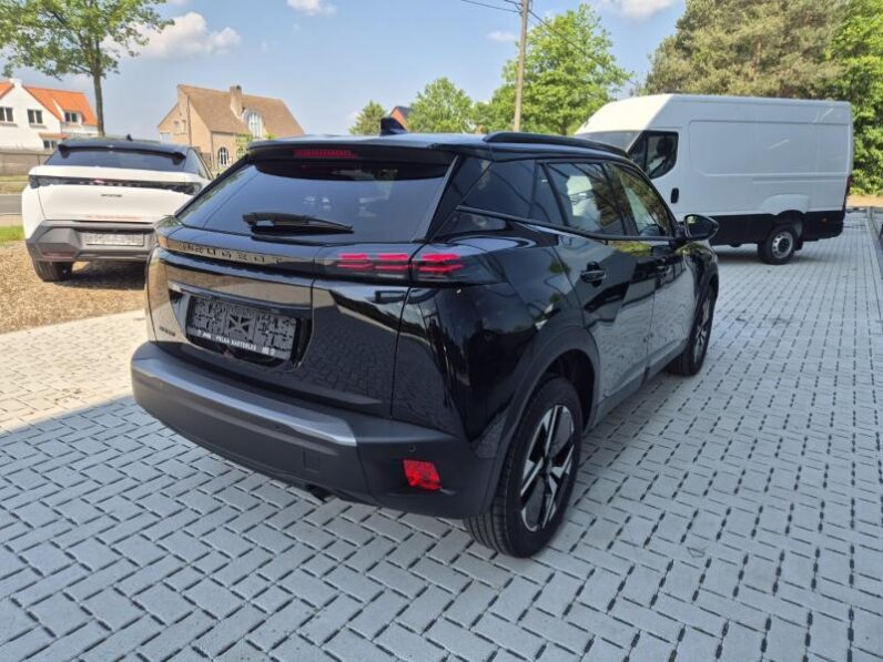 
								Peugeot 2008 ALLURE full									