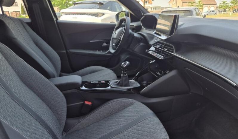 
								Peugeot 2008 ALLURE full									