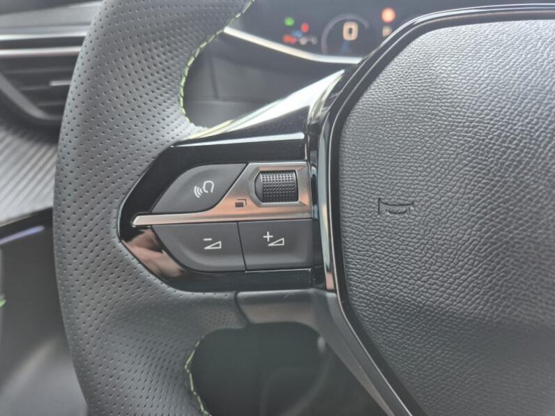 
								Peugeot 2008 GT full									