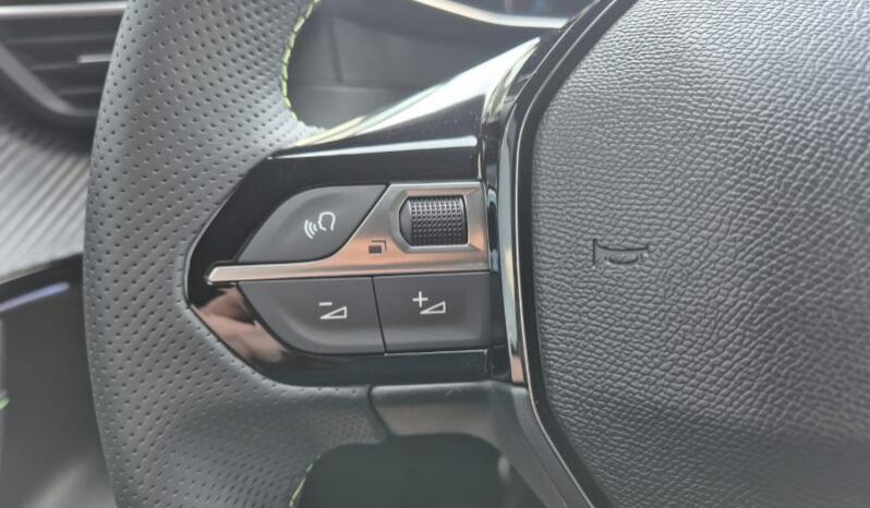 
								Peugeot 2008 GT full									