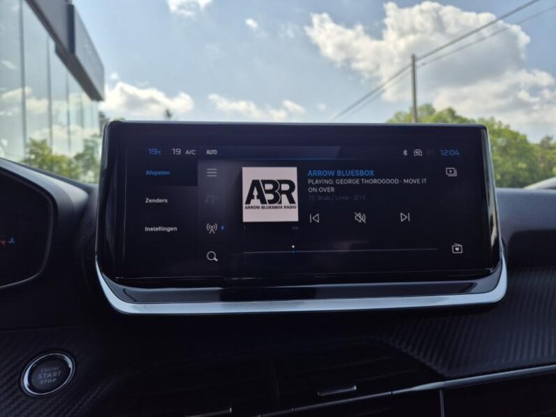 
								Peugeot 2008 ALLURE full									
