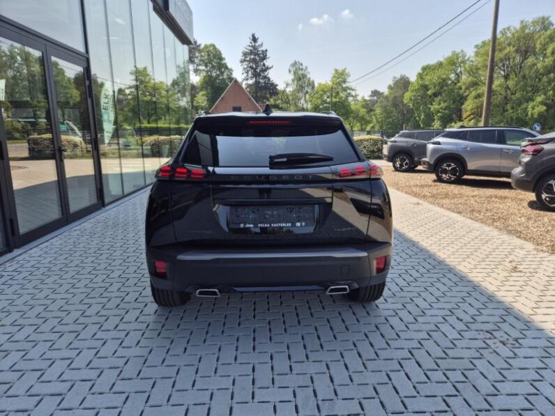 
								Peugeot 2008 GT full									