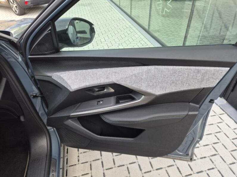 
								Peugeot 5008 GT EXCLUSIVE full									