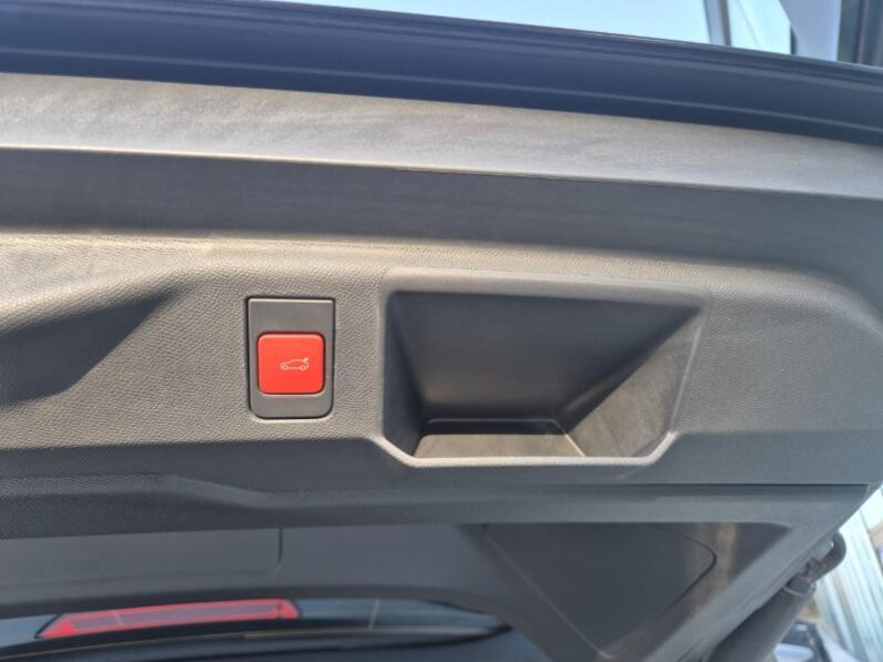 
								Peugeot 5008 GT ULTIMATE full									