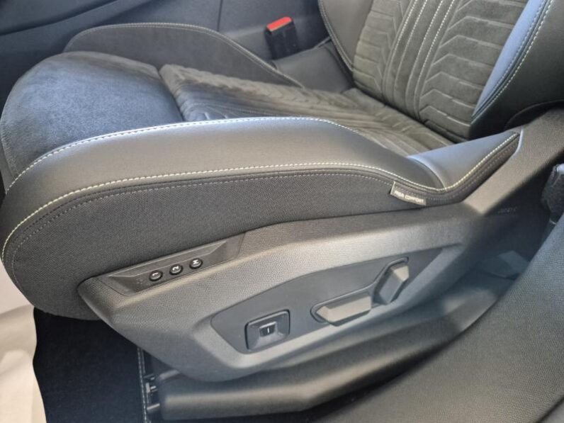 
								Peugeot 5008 GT ULTIMATE full									