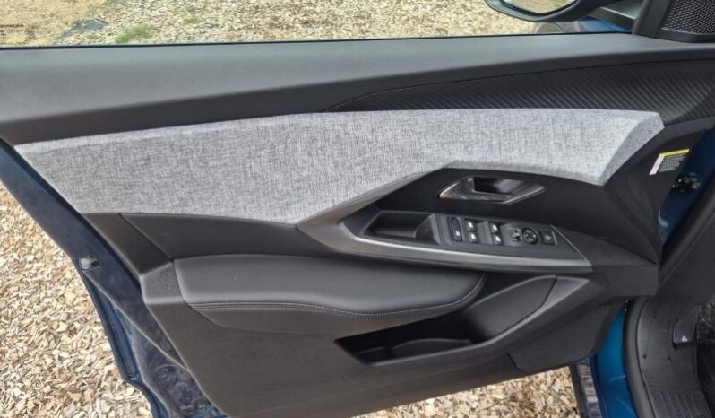 
								Peugeot 3008 ALLURE full									