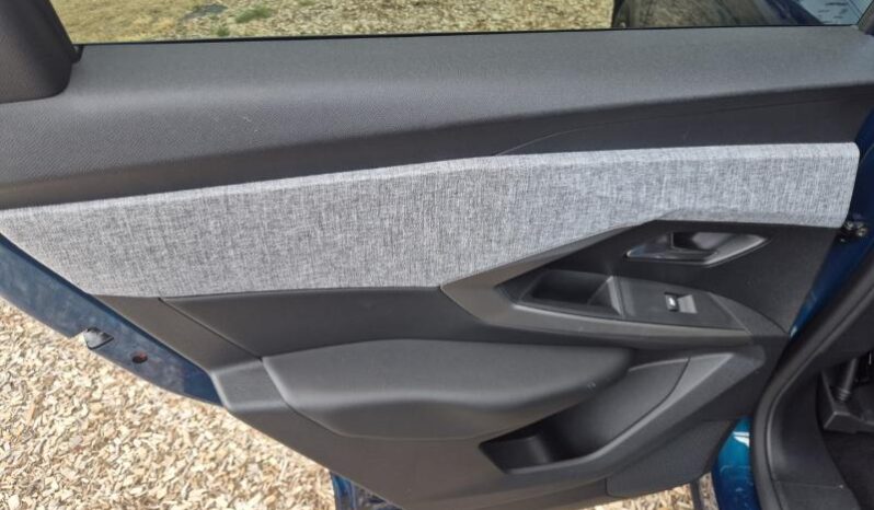 
								Peugeot 3008 ALLURE full									