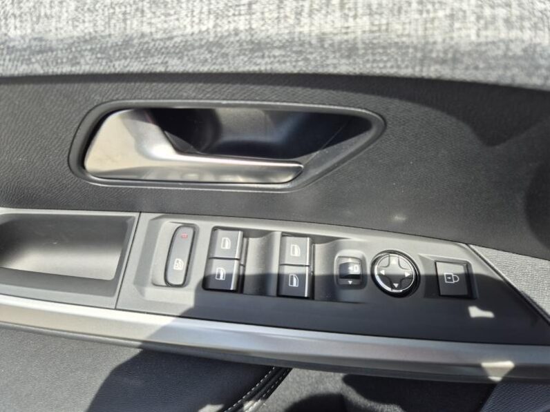
								Peugeot 5008 GT EXCLUSIVE full									