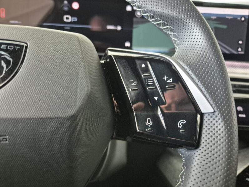 
								Peugeot 5008 GT ULTIMATE full									